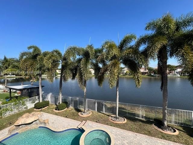 For Rent: $6,500 (5 beds, 4 baths, 3994 Square Feet)