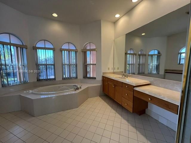 For Rent: $6,500 (5 beds, 4 baths, 3994 Square Feet)