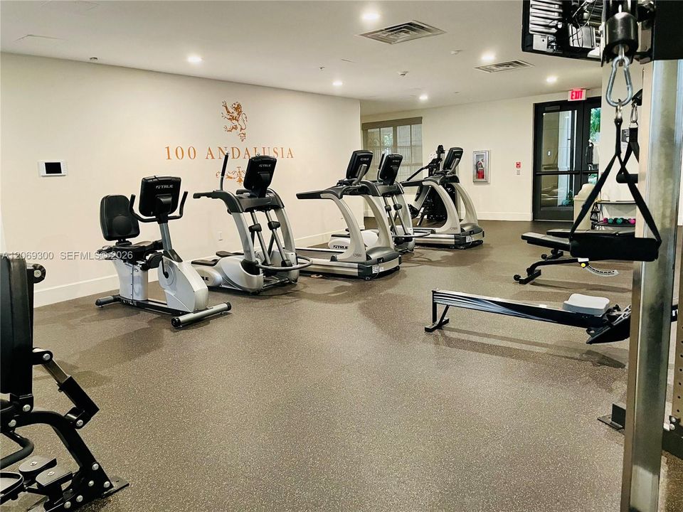 For Rent: $3,500 (1 beds, 1 baths, 929 Square Feet)