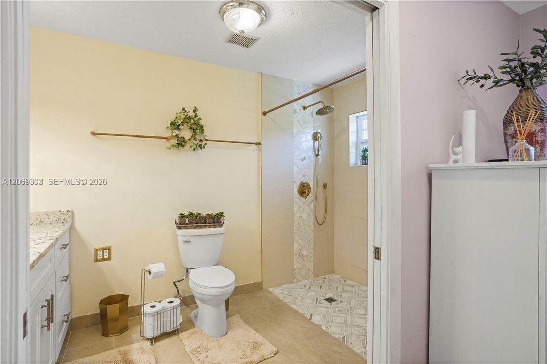 В аренду: $2,400 (1 спален, 1 ванн, 1012 Квадратных фут)
