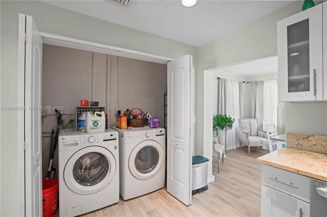 В аренду: $2,400 (1 спален, 1 ванн, 1012 Квадратных фут)