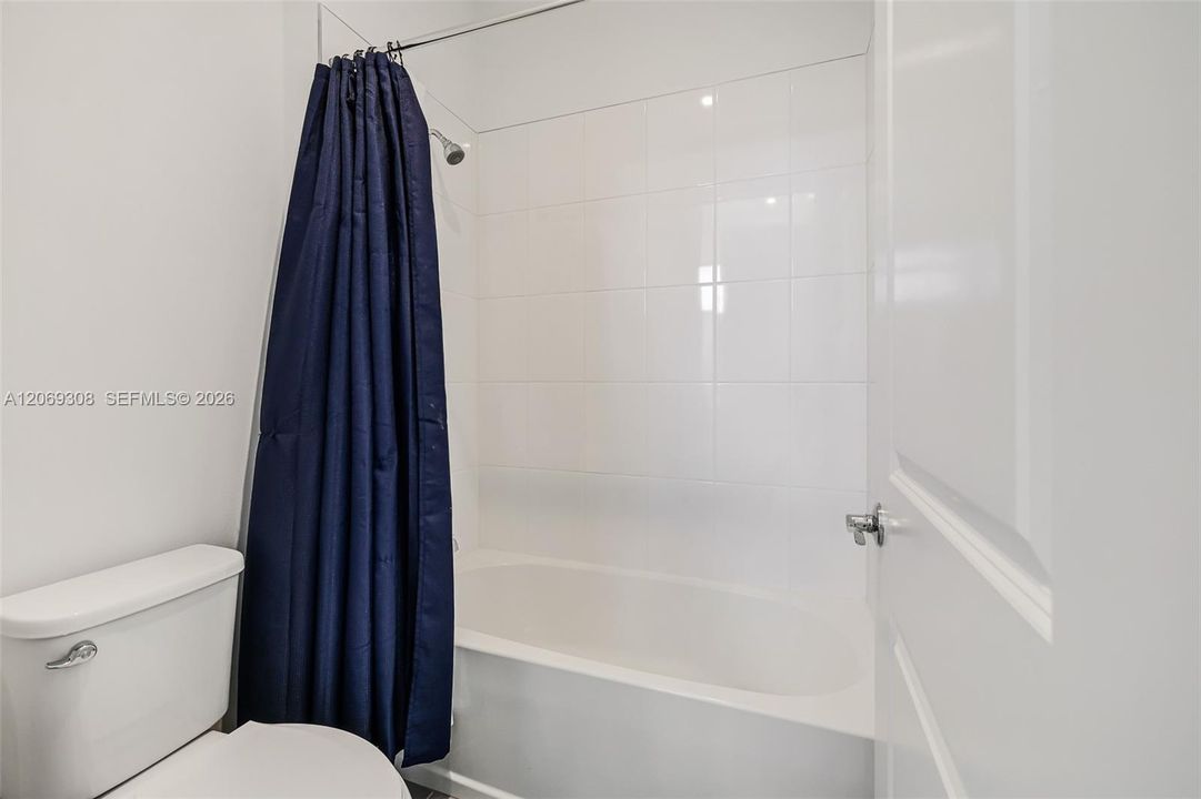 На продажу: $649,900 (4 спален, 2 ванн, 3167 Квадратных фут)