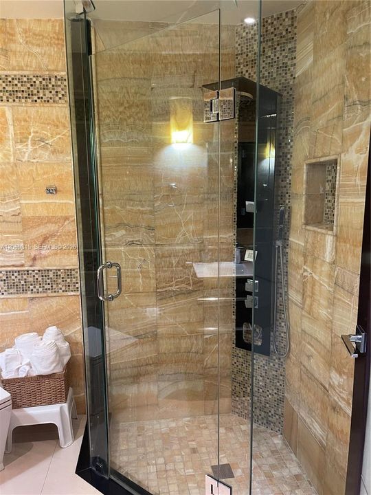 В аренду: $9,000 (5 спален, 3 ванн, 2176 Квадратных фут)
