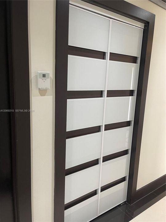 В аренду: $9,000 (5 спален, 3 ванн, 2176 Квадратных фут)
