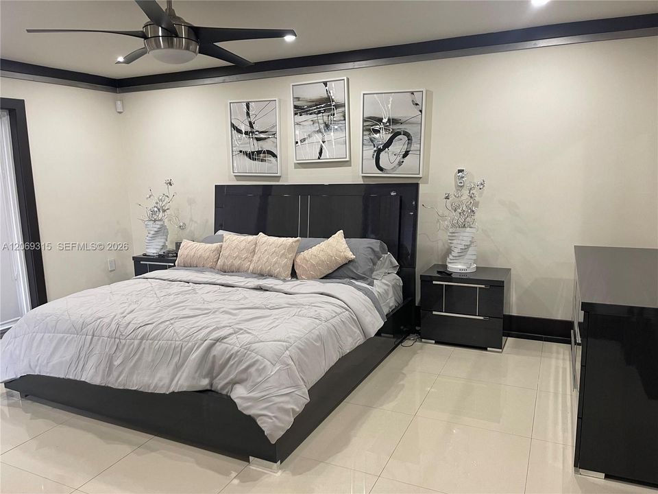 В аренду: $9,000 (5 спален, 3 ванн, 2176 Квадратных фут)