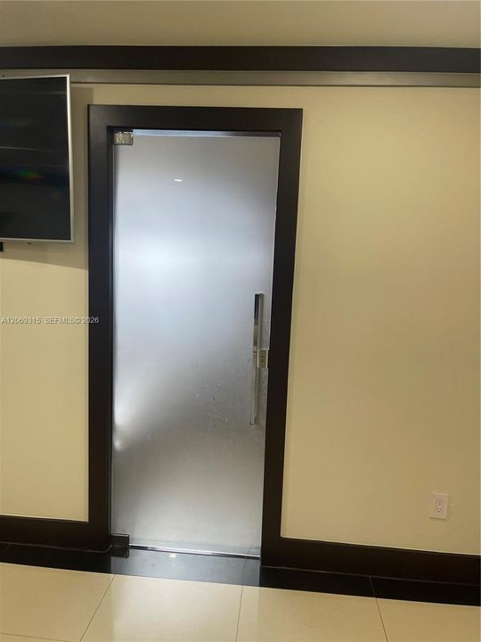 В аренду: $9,000 (5 спален, 3 ванн, 2176 Квадратных фут)