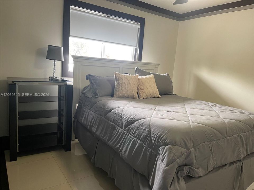 В аренду: $9,000 (5 спален, 3 ванн, 2176 Квадратных фут)
