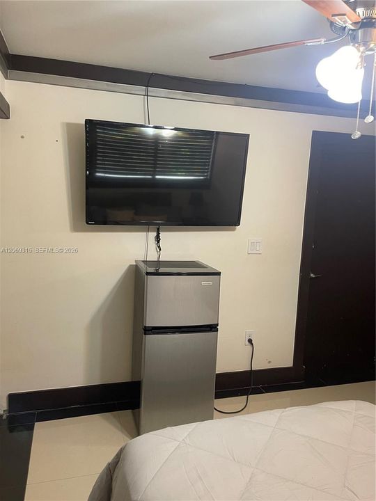 В аренду: $9,000 (5 спален, 3 ванн, 2176 Квадратных фут)