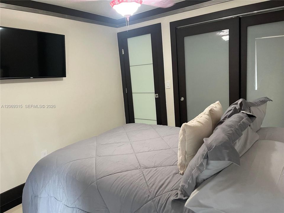 В аренду: $9,000 (5 спален, 3 ванн, 2176 Квадратных фут)