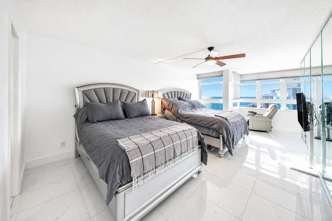 5dcfa885-286c-4d50-a6cb-5dab05392295