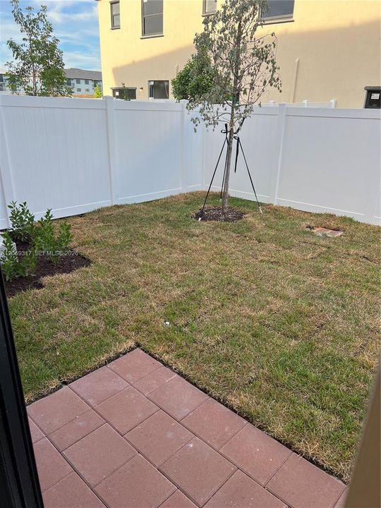 For Rent: $3,200 (3 beds, 2 baths, 1650 Square Feet)
