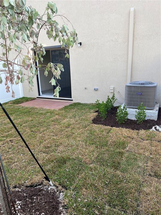 For Rent: $3,200 (3 beds, 2 baths, 1650 Square Feet)
