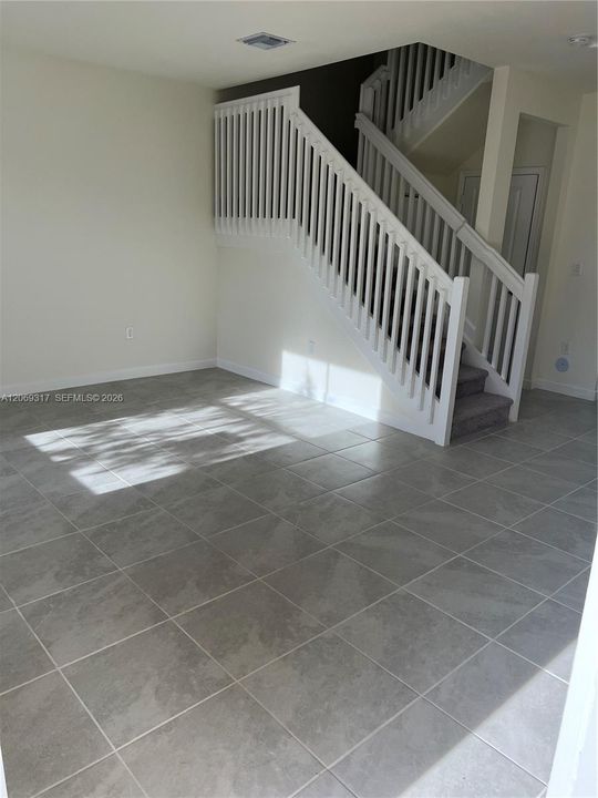 For Rent: $3,200 (3 beds, 2 baths, 1650 Square Feet)