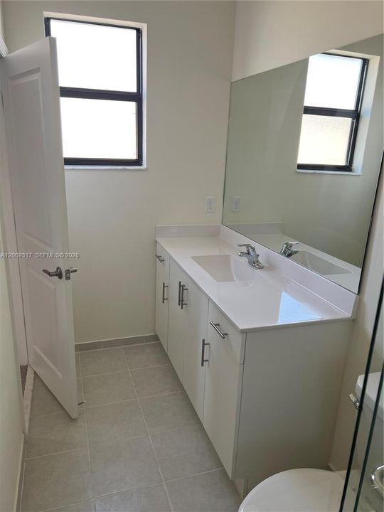 For Rent: $3,200 (3 beds, 2 baths, 1650 Square Feet)