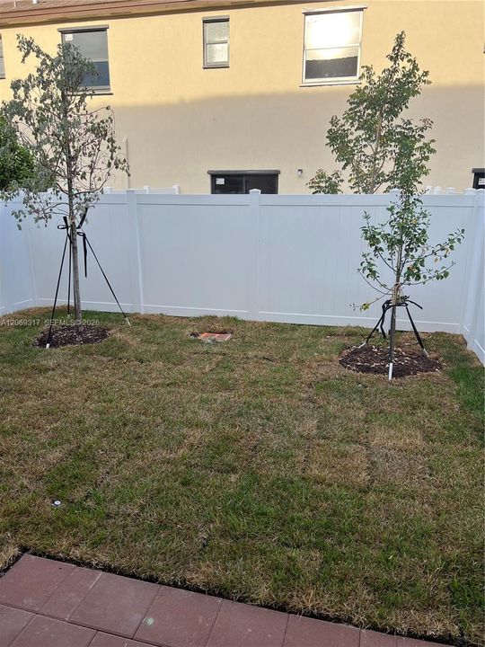 For Rent: $3,200 (3 beds, 2 baths, 1650 Square Feet)