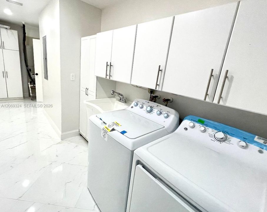 For Rent: $8,000 (5 beds, 4 baths, 3498 Square Feet)