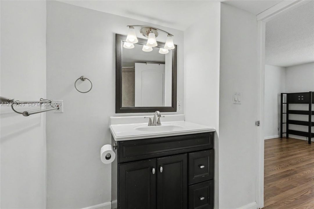 For Sale: $119,000 (2 beds, 2 baths, 960 Square Feet)