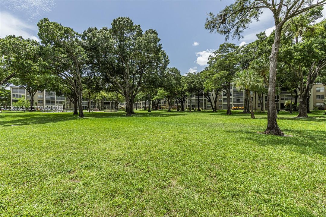 For Sale: $119,000 (2 beds, 2 baths, 960 Square Feet)