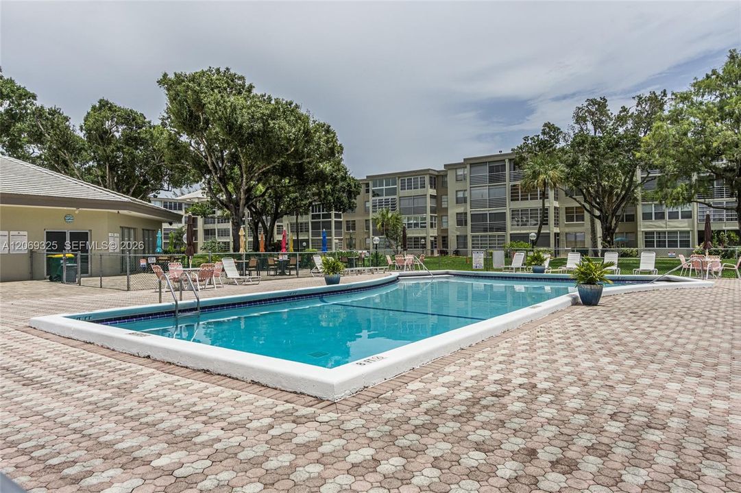 For Sale: $119,000 (2 beds, 2 baths, 960 Square Feet)
