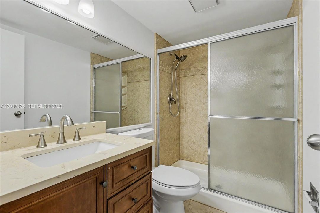 For Sale: $119,000 (2 beds, 2 baths, 960 Square Feet)