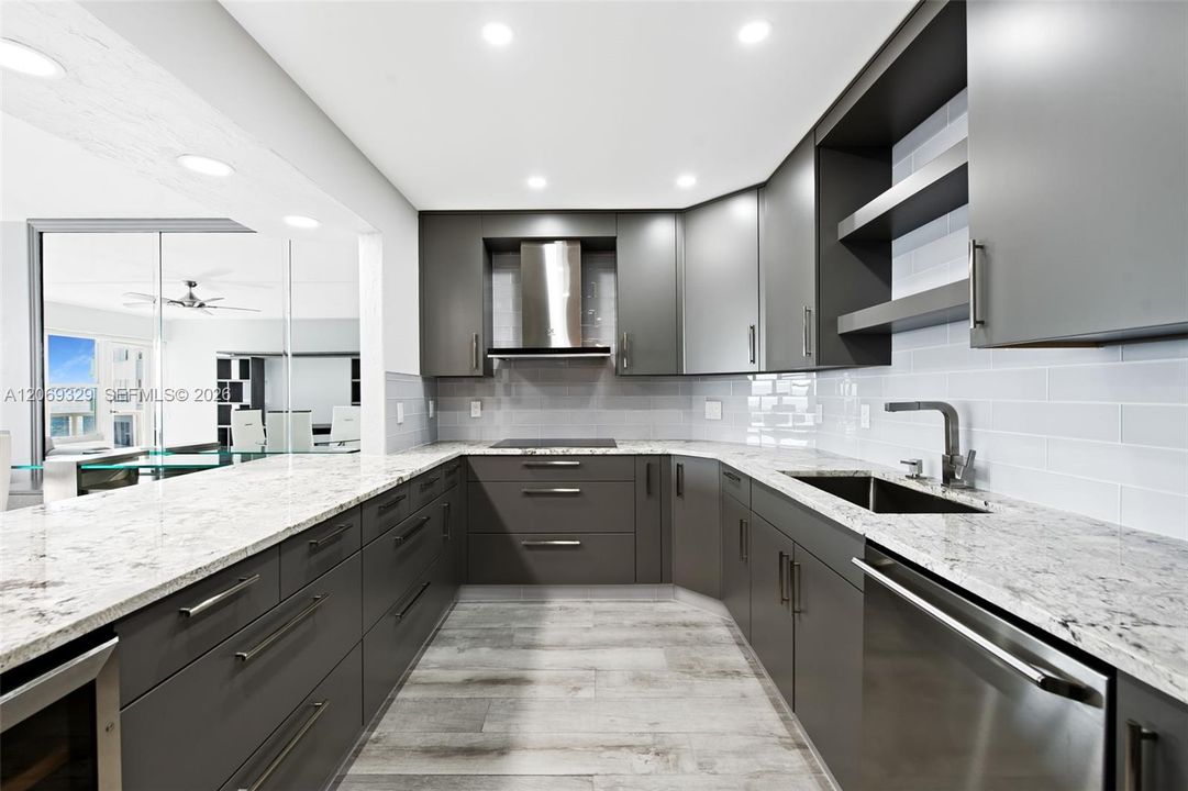 В аренду: $4,400 (2 спален, 2 ванн, 1130 Квадратных фут)