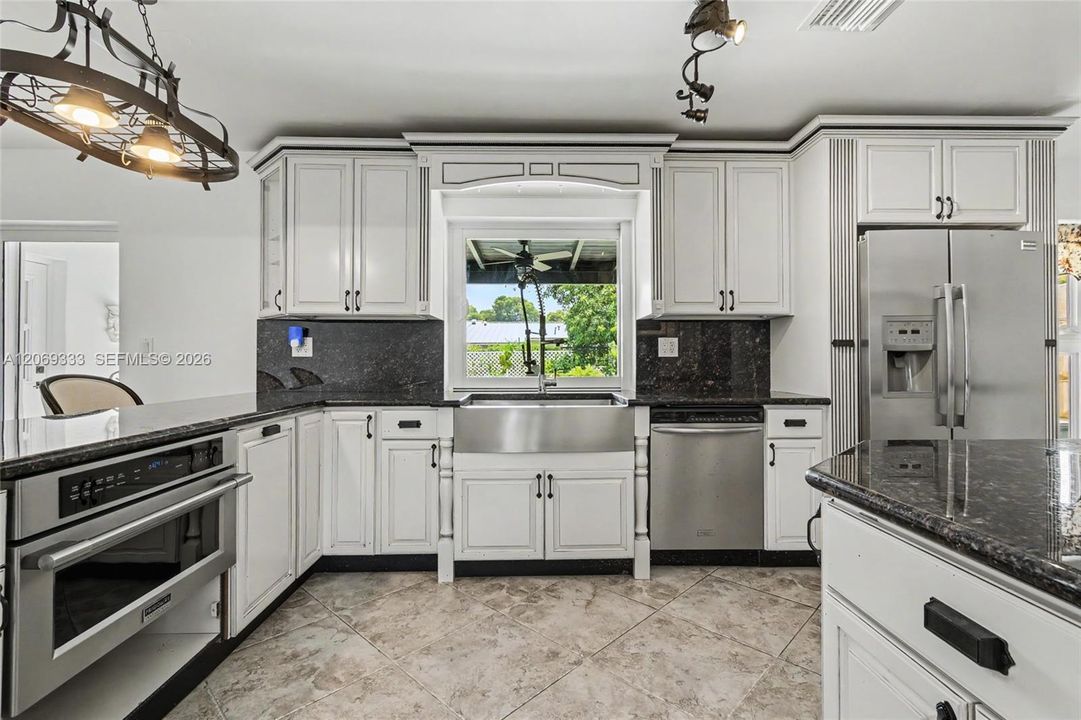 For Sale: $678,000 (3 beds, 2 baths, 1660 Square Feet)