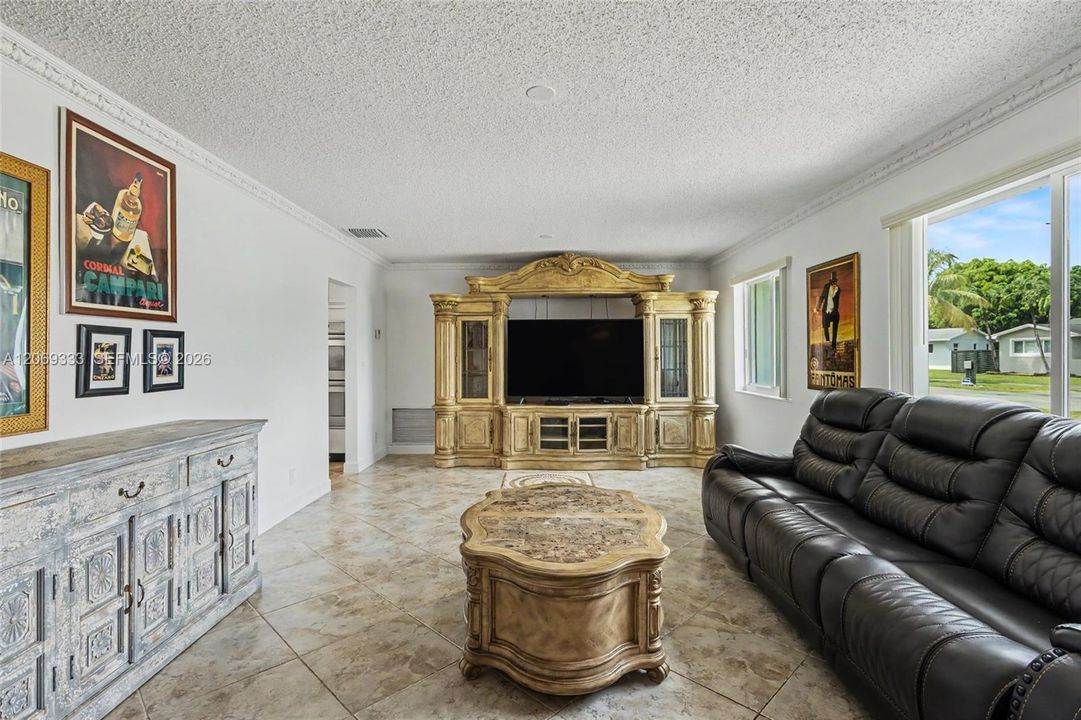For Sale: $678,000 (3 beds, 2 baths, 1660 Square Feet)