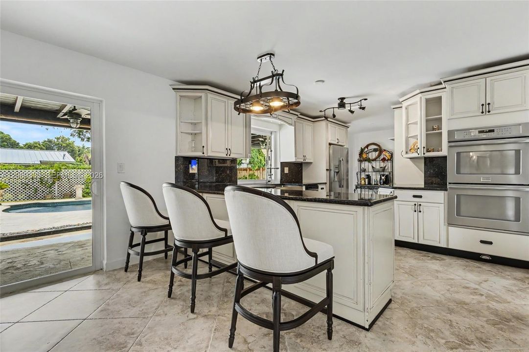 For Sale: $678,000 (3 beds, 2 baths, 1660 Square Feet)