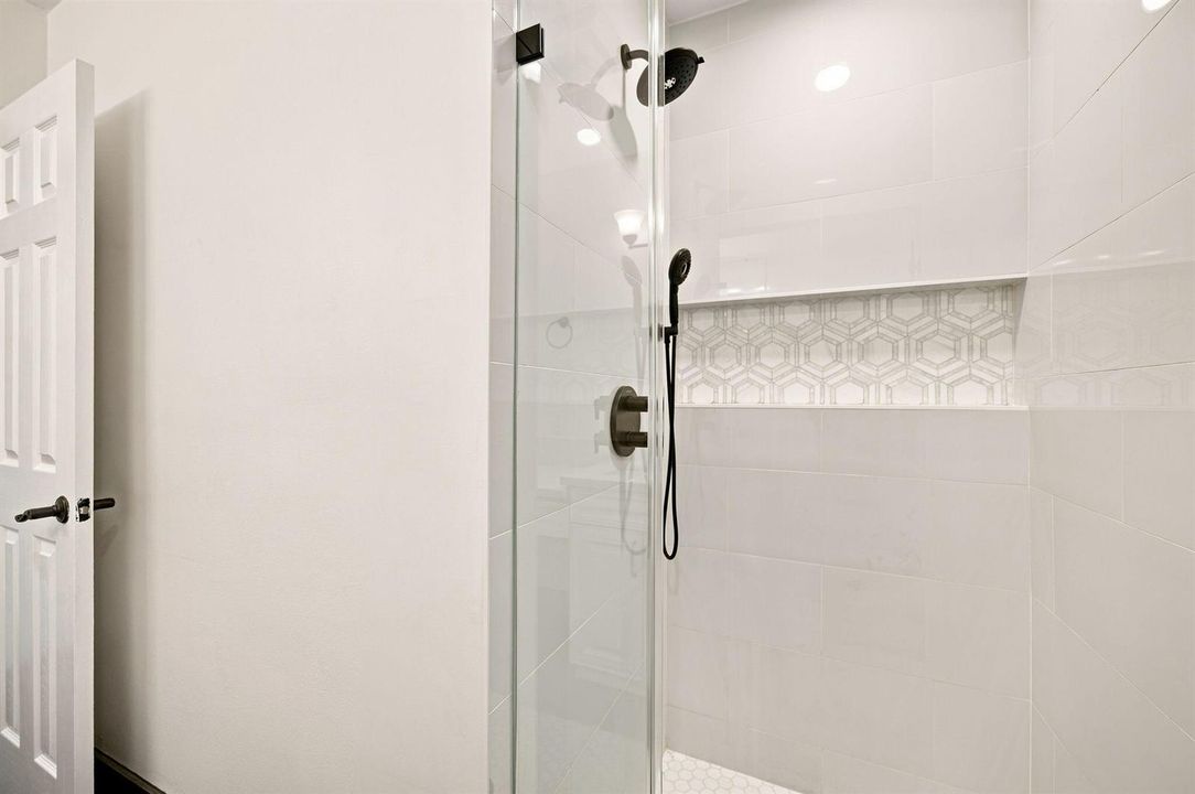 18-web-or-mls-22311-whistling-pines-ln
