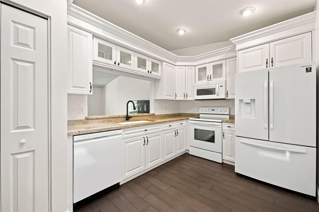 12-web-or-mls-22311-whistling-pines-ln