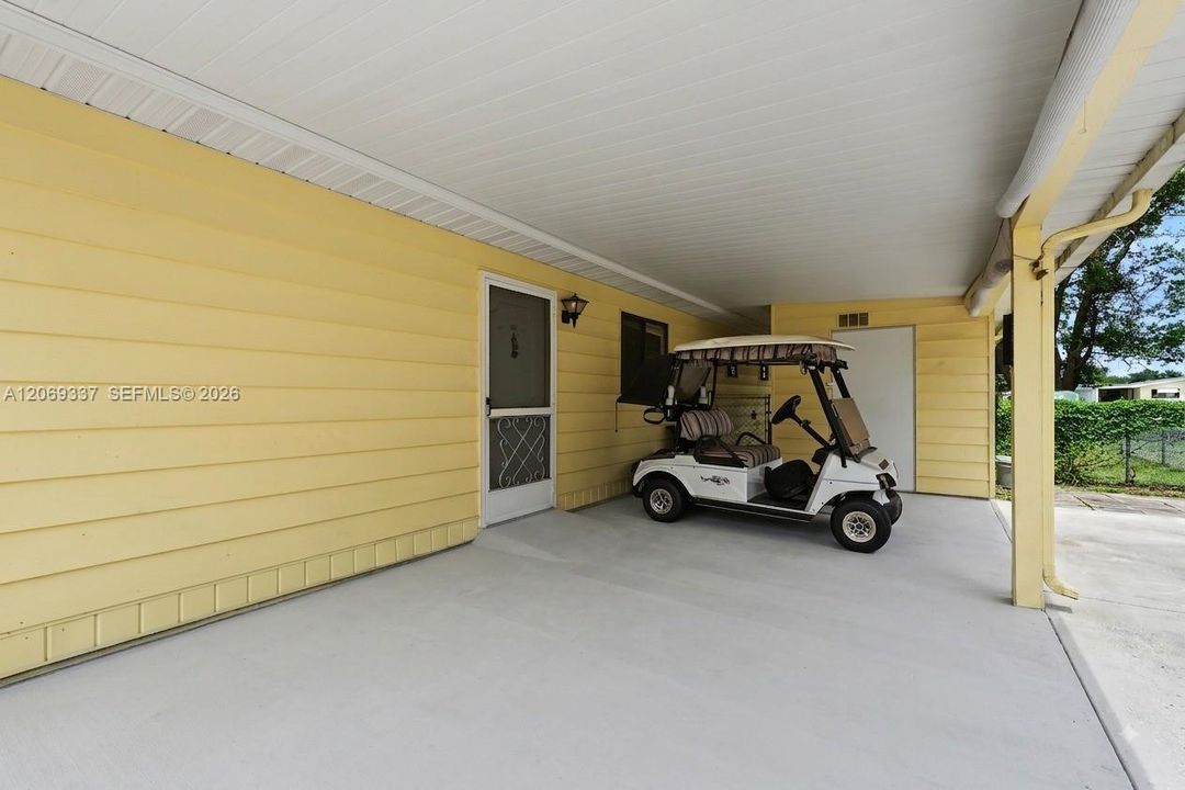 For Sale: $149,900 (2 beds, 2 baths, 1144 Square Feet)