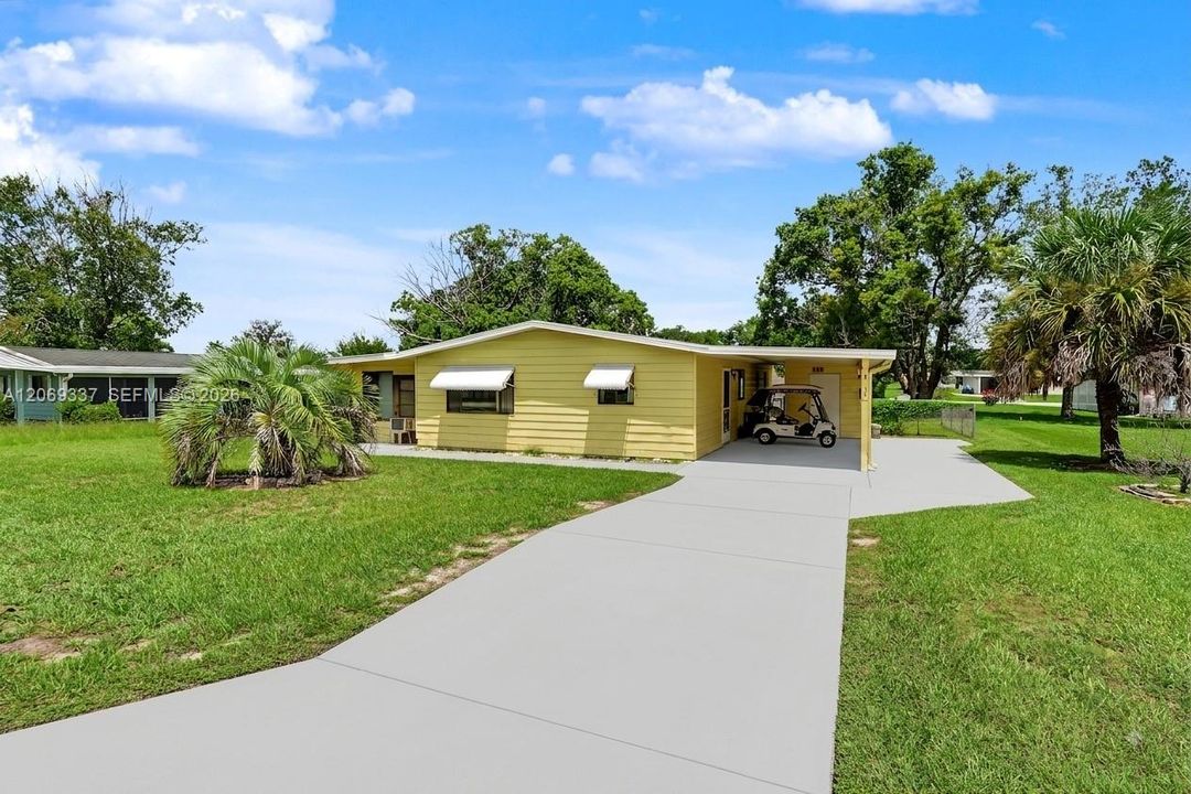 For Sale: $149,900 (2 beds, 2 baths, 1144 Square Feet)