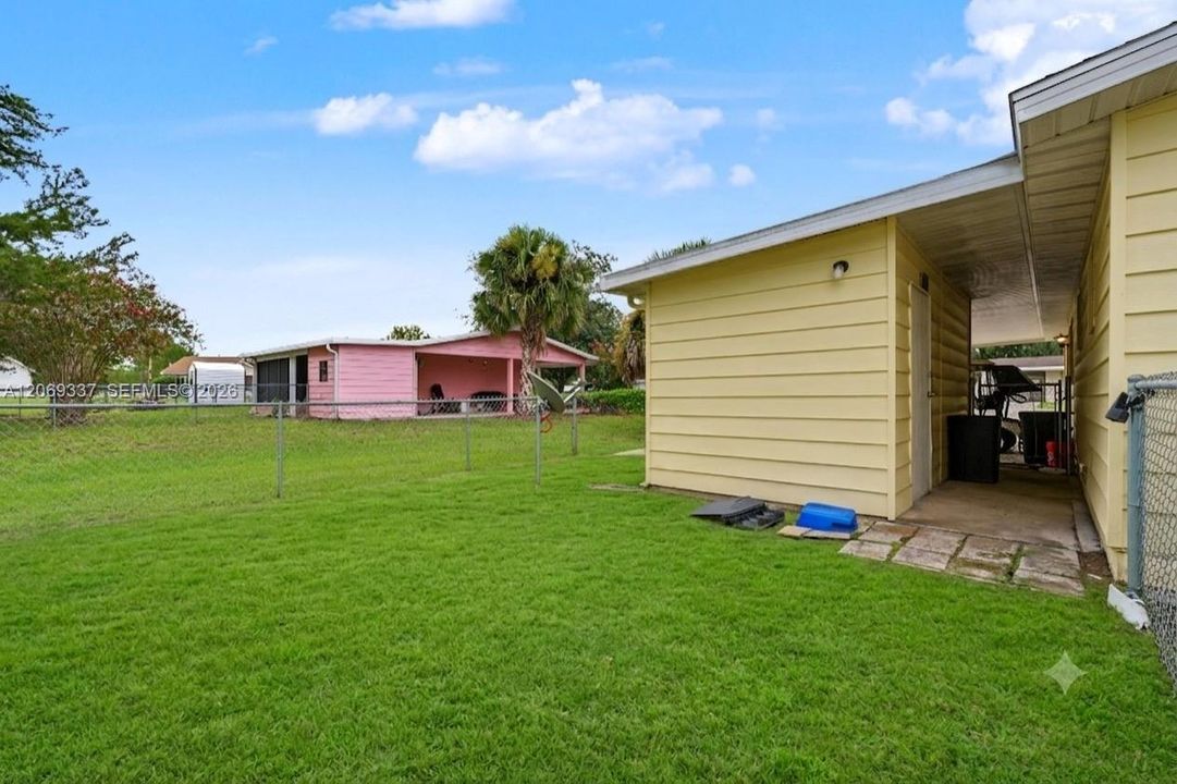 For Sale: $149,900 (2 beds, 2 baths, 1144 Square Feet)
