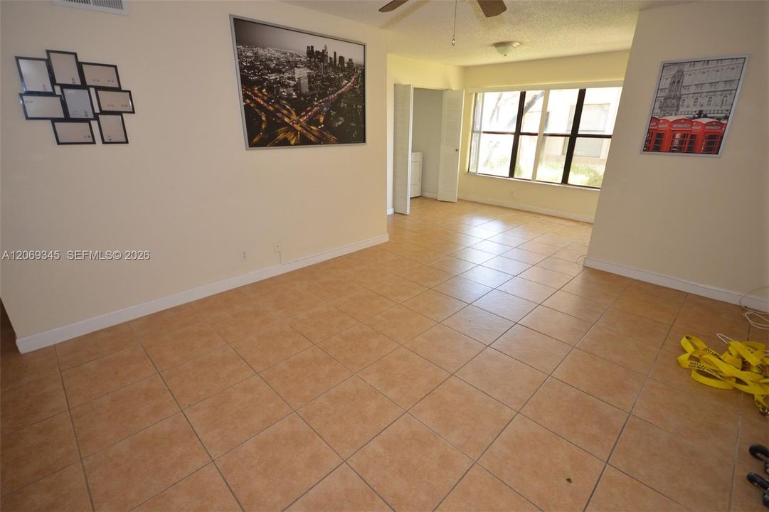 For Rent: $2,000 (2 beds, 2 baths, 1100 Square Feet)