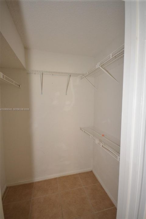 For Rent: $2,000 (2 beds, 2 baths, 1100 Square Feet)