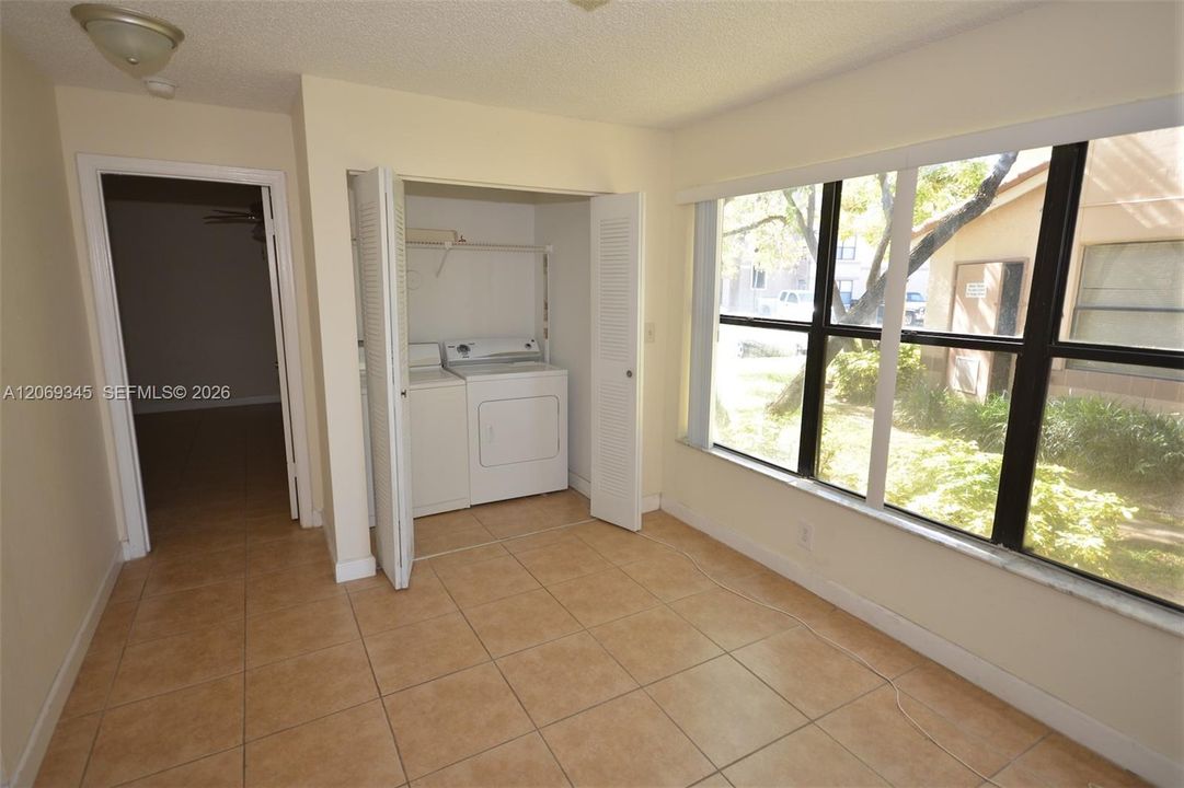 For Rent: $2,000 (2 beds, 2 baths, 1100 Square Feet)