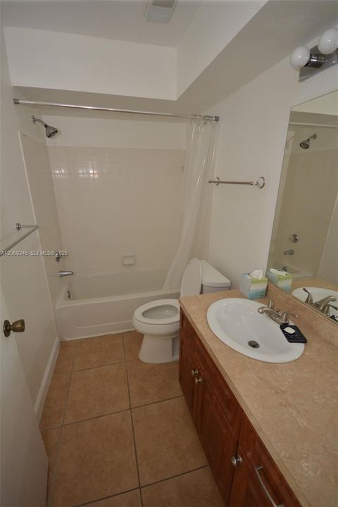 For Rent: $2,000 (2 beds, 2 baths, 1100 Square Feet)