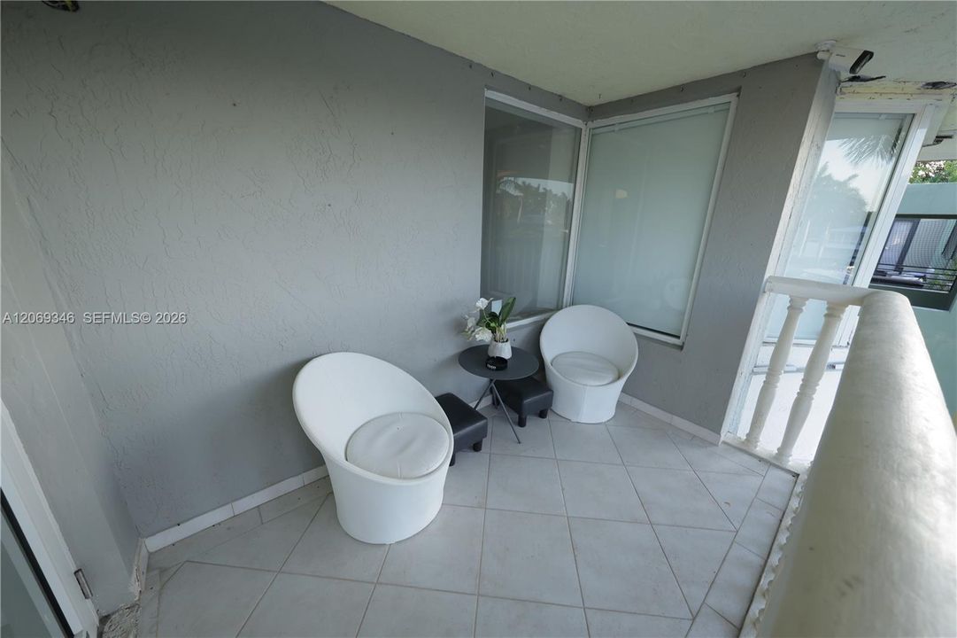 В аренду: $17,000 (6 спален, 4 ванн, 3500 Квадратных фут)
