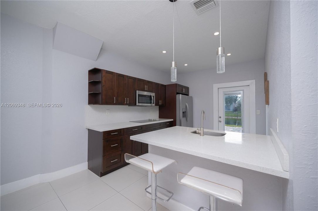 For Rent: $3,100 (4 beds, 2 baths, 2545 Square Feet)