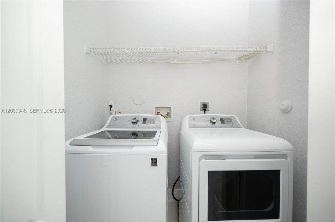 For Rent: $3,100 (4 beds, 2 baths, 2545 Square Feet)