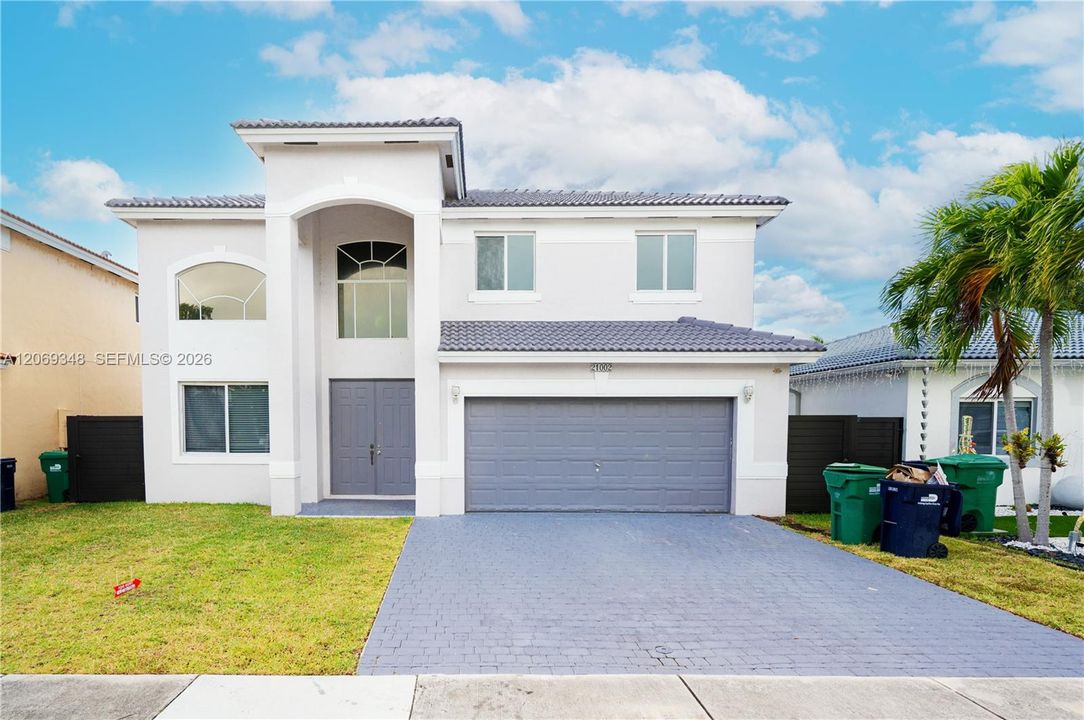 For Rent: $3,100 (4 beds, 2 baths, 2545 Square Feet)