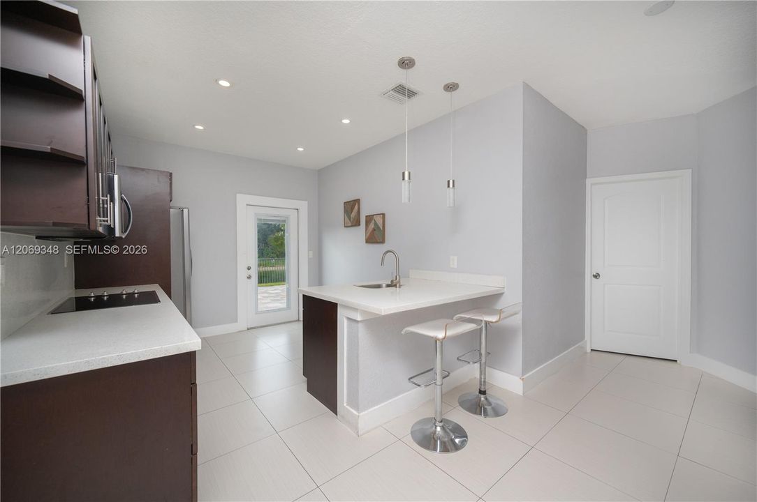For Rent: $3,100 (4 beds, 2 baths, 2545 Square Feet)