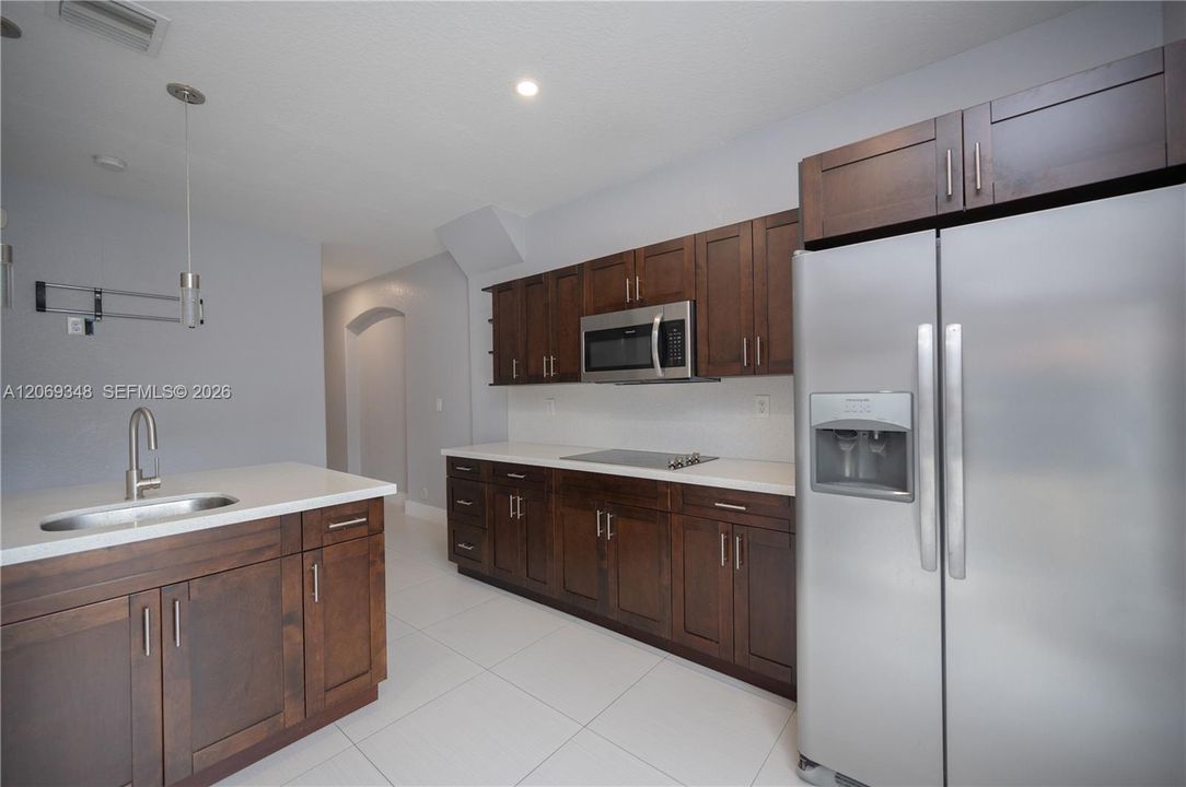 For Rent: $3,100 (4 beds, 2 baths, 2545 Square Feet)