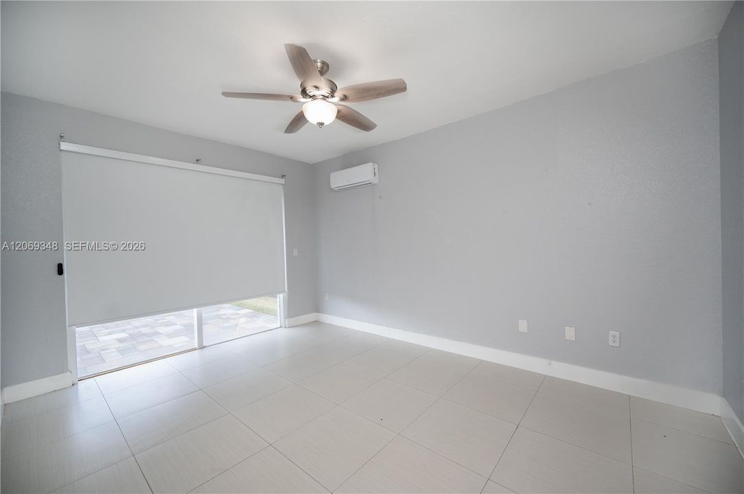 For Rent: $3,100 (4 beds, 2 baths, 2545 Square Feet)