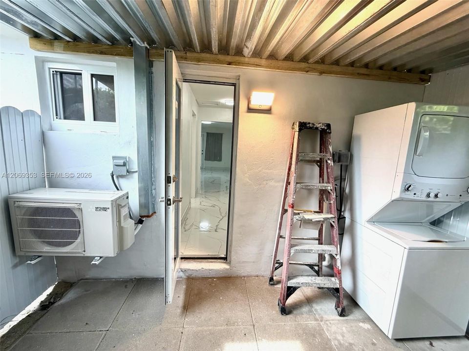En Renta: $1,800 (0 camas, 1 baños, 2198 Pies cuadrados)