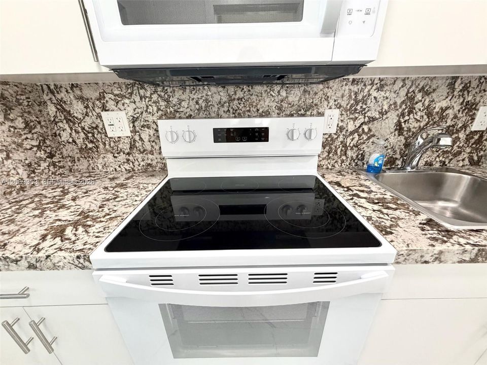 En Renta: $1,800 (0 camas, 1 baños, 2198 Pies cuadrados)