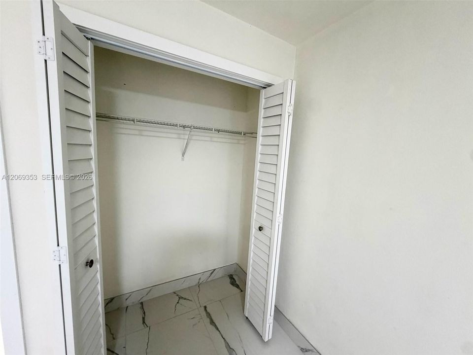 En Renta: $1,800 (0 camas, 1 baños, 2198 Pies cuadrados)
