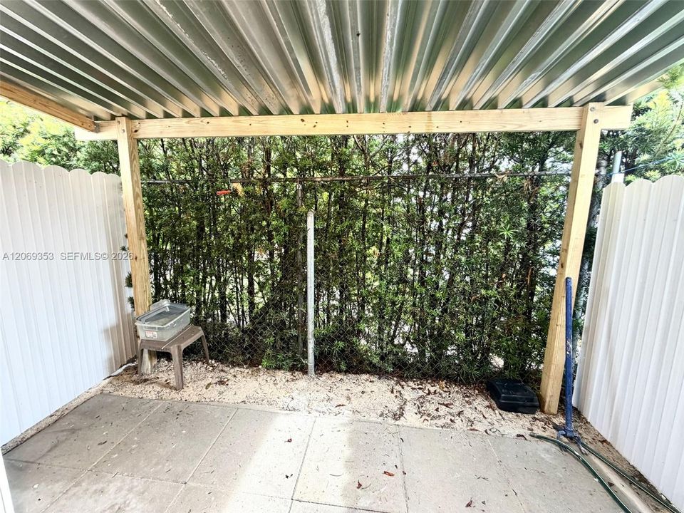 En Renta: $1,800 (0 camas, 1 baños, 2198 Pies cuadrados)