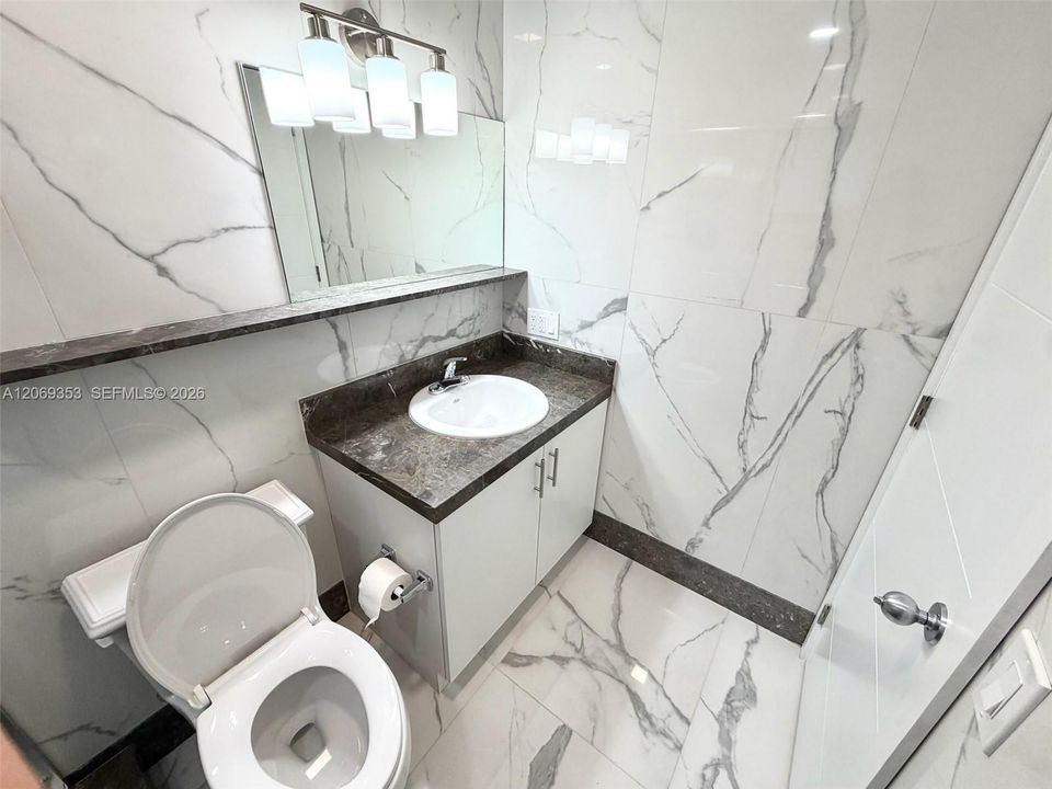 En Renta: $1,800 (0 camas, 1 baños, 2198 Pies cuadrados)