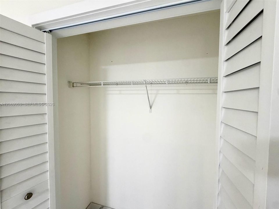 En Renta: $1,800 (0 camas, 1 baños, 2198 Pies cuadrados)
